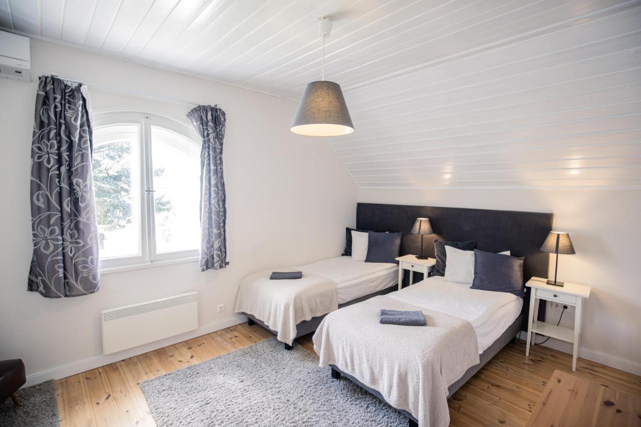 Manor Apartments, Чопак Екстериор снимка