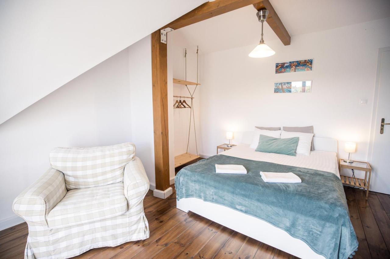 Manor Apartments, Чопак Екстериор снимка
