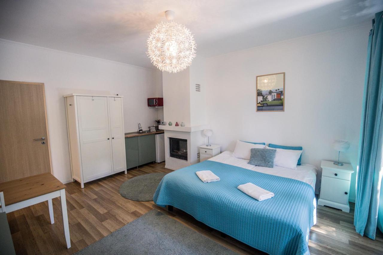 Manor Apartments, Чопак Екстериор снимка